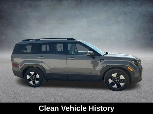Used 2025 Hyundai Santa Fe SEL FWD image 7