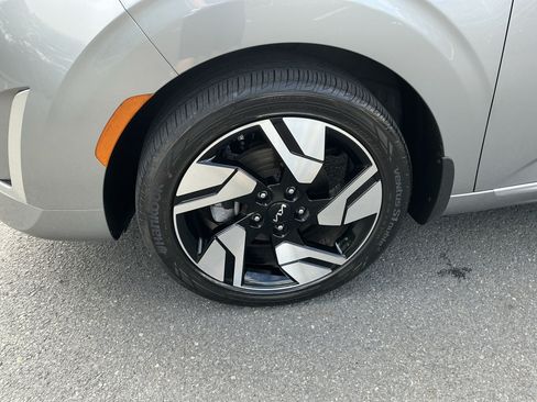 Certified 2025 Kia Soul GT-Line FWD image 9
