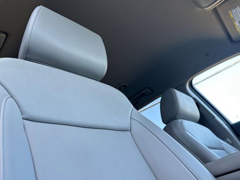 Used 2023 GMC Acadia SLT image 21