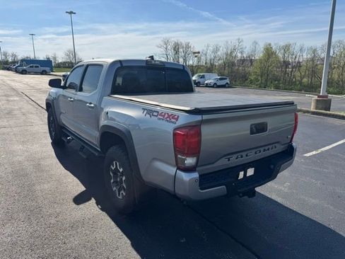 Used 2016 Toyota Tacoma TRD Off-Road w/ Premium & Technology Package image 5