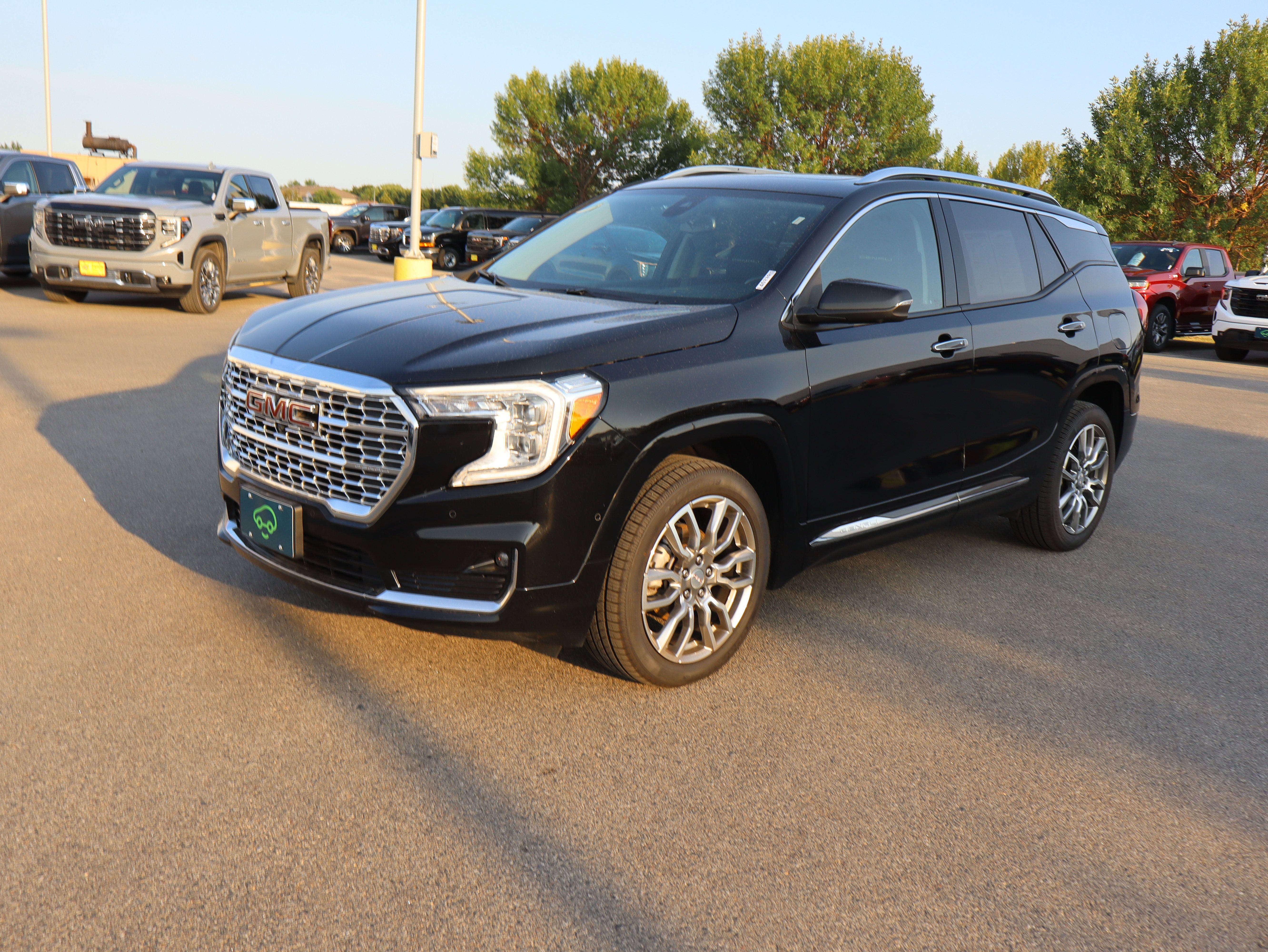 Certified 2022 GMC Terrain Denali w/ Denali Premium Package AWD/4WD image 3