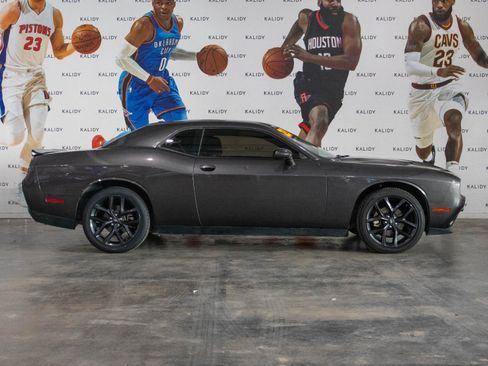 Used 2023 Dodge Challenger SXT w/ Blacktop Package image 16