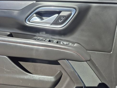 Used 2022 Chevrolet Suburban RST w/ Sport Performance Package image 7