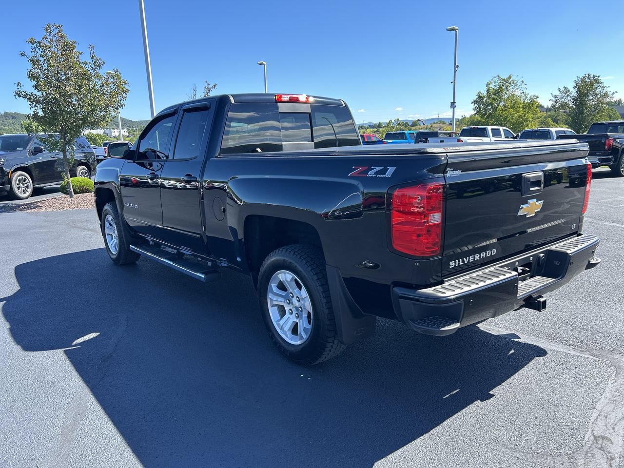 Used 2018 Chevrolet Silverado 1500 LT w/ All Star Edition AWD/4WD image 5