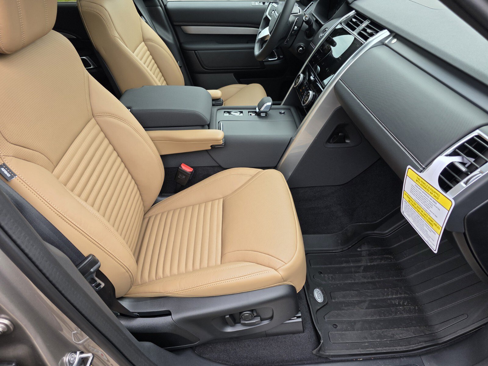 New 2026 Land Rover Discovery Dynamic SE AWD/4WD image 3