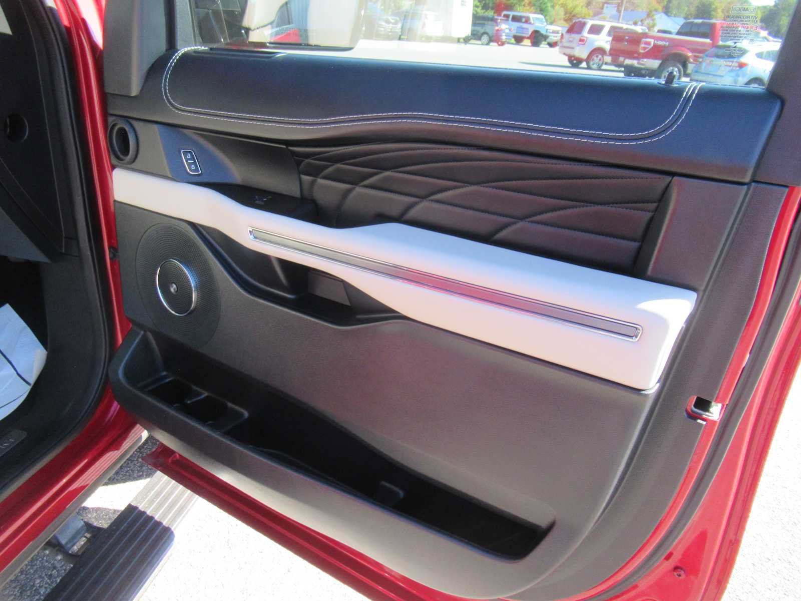 Used 2021 Ford Expedition Platinum RWD image 26