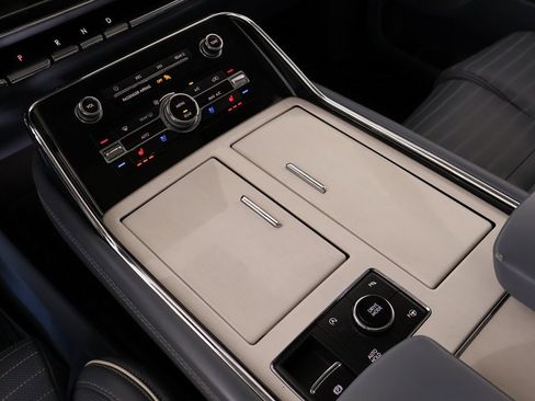 Used 2019 Lincoln Navigator L Black Label w/ Cargo Package image 9