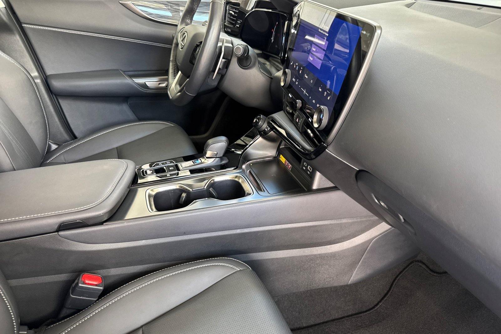 Certified 2026 Lexus NX 350h AWD w/ Accessory Package (2T) image 20