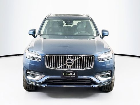 Used 2023 Volvo XC90 B6 Plus image 2