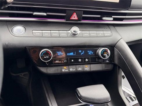 Used 2024 Hyundai Elantra SEL image 19