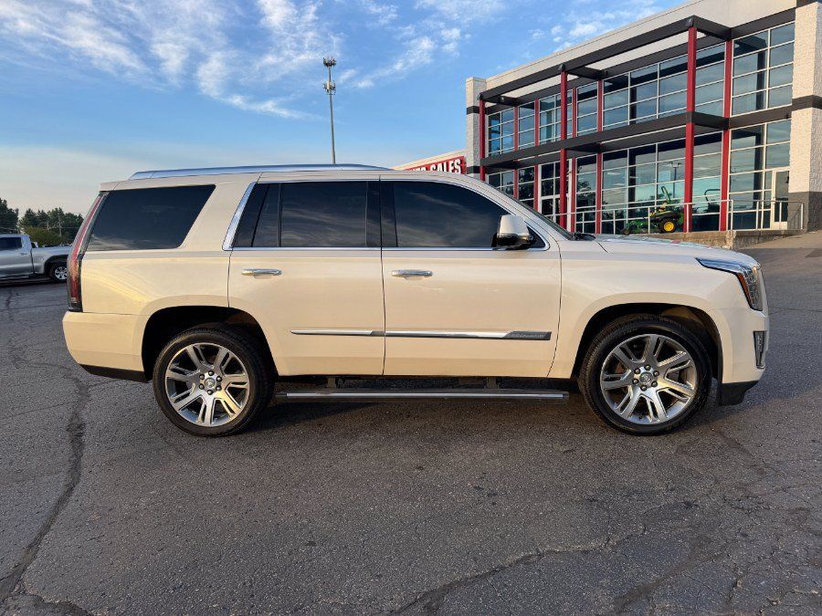 Used 2015 Cadillac Escalade Premium AWD/4WD image 6