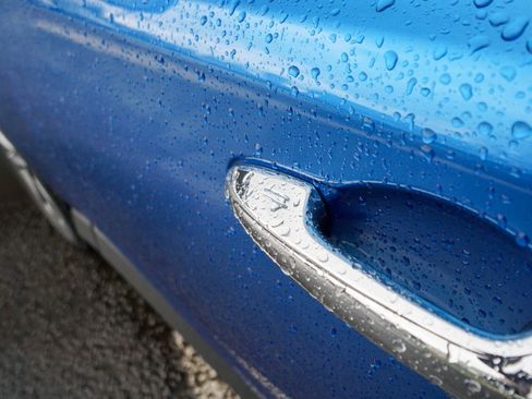 Used 2018 Toyota RAV4 Limited image 8