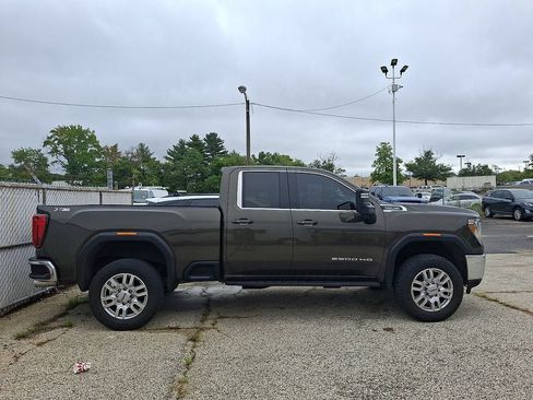 Used 2022 GMC Sierra 2500 SLE w/ SLE Value Package; AWD/4WD image 5