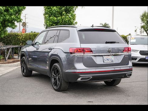 Used 2022 Volkswagen Atlas SE w/ Panoramic Sunroof Package AWD/4WD image 9