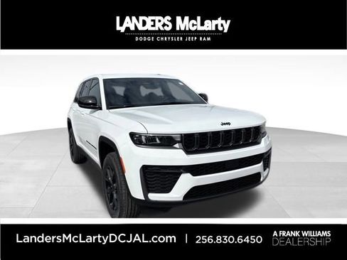 New 2026 Jeep Grand Cherokee Altitude AWD/4WD image 1