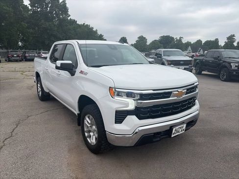 Used 2024 Chevrolet Silverado 1500 LT AWD/4WD image 8