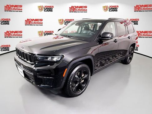 Used 2022 Jeep Grand Cherokee L Limited w/ Luxury Tech Group II image 16