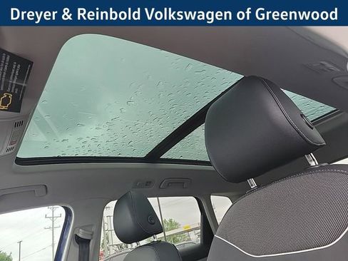 New 2024 Volkswagen Taos SE image 15