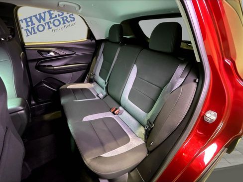 Used 2025 Chevrolet TrailBlazer LT AWD/4WD image 22