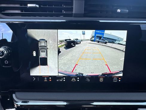 Used 2024 GMC Sierra 1500 AT4 w/ Technology Package AWD/4WD image 31