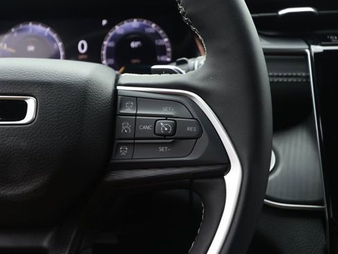 New 2025 Jeep Grand Cherokee L Altitude image 14