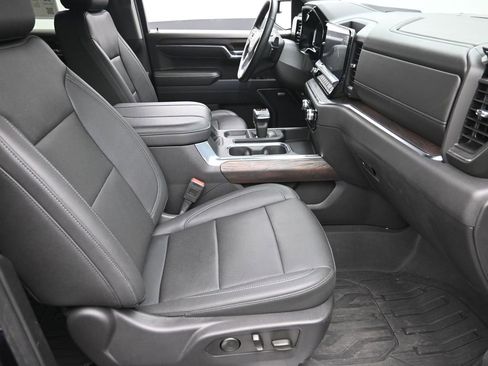 Used 2024 GMC Sierra 1500 SLT image 7