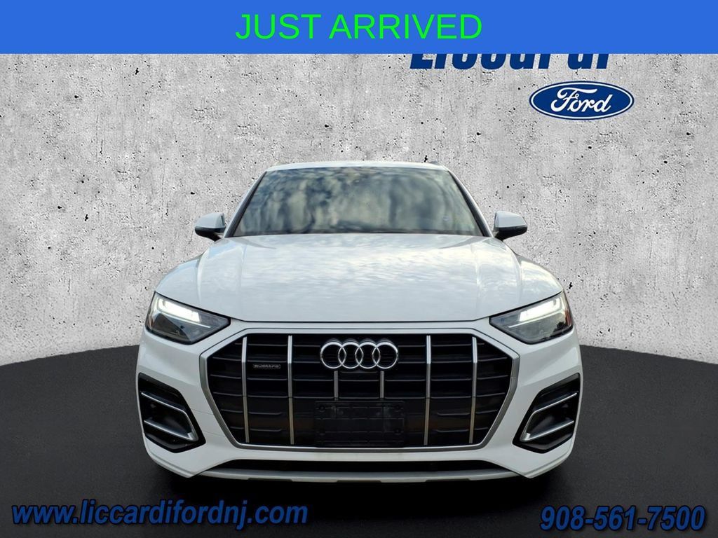 Used 2021 Audi Q5 2.0T Premium Plus w/ Premium Plus Package AWD/4WD image 2