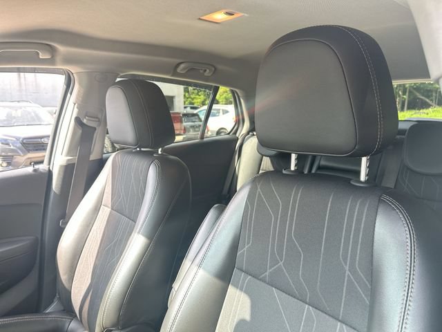 Used 2020 Chevrolet Trax LT w/ LT Convenience Package FWD image 59