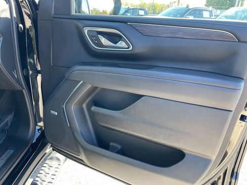 Used 2023 Chevrolet Suburban Z71 w/ Luxury Package image 31