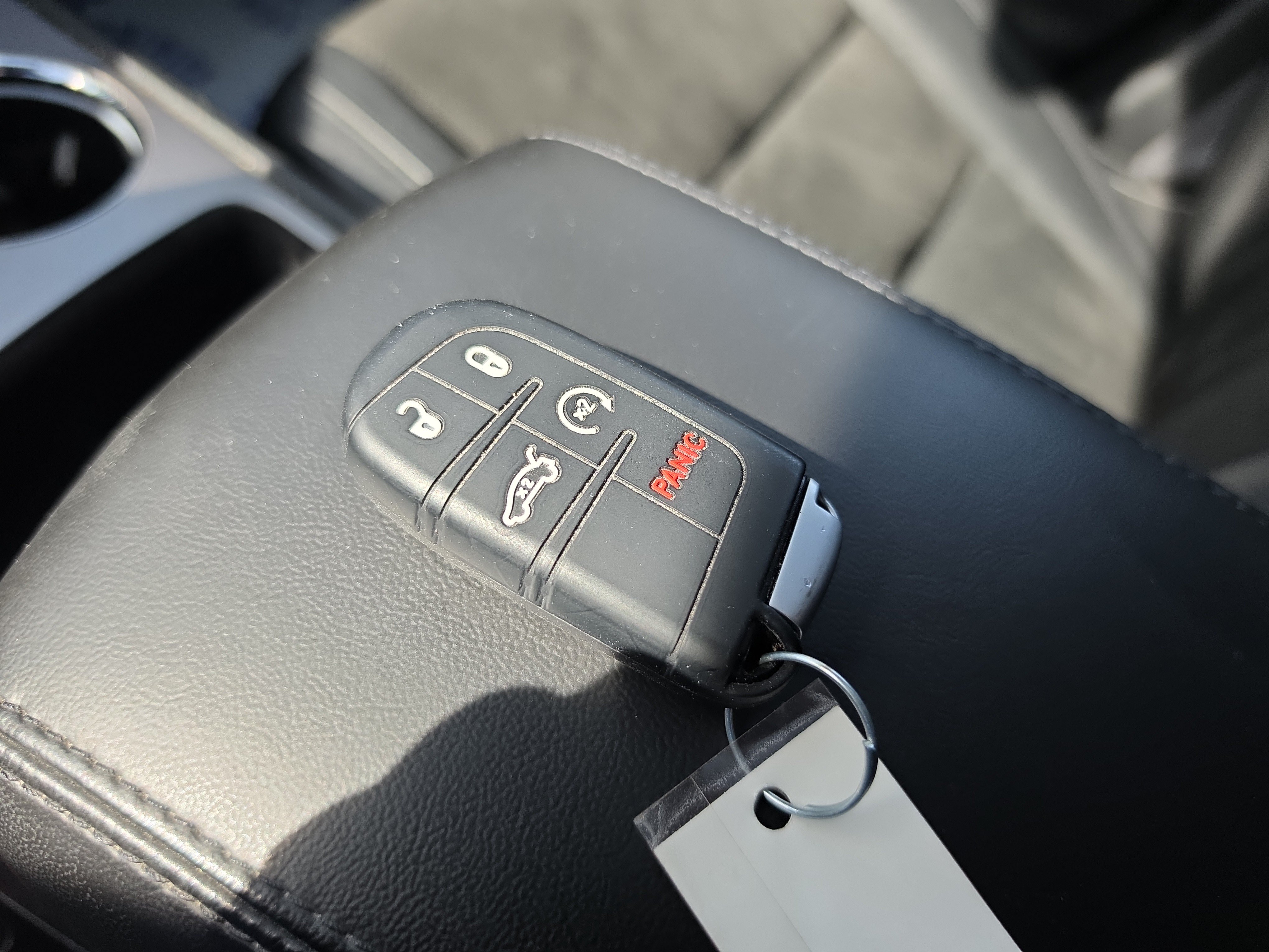 Used 2020 Jeep Grand Cherokee Altitude AWD/4WD image 34
