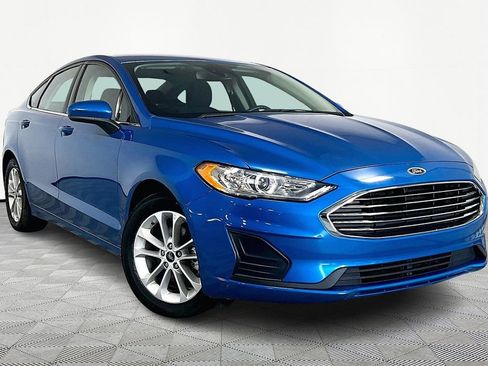 Used 2020 Ford Fusion SE image 1