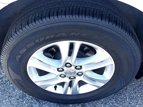 Used 2019 Buick Enclave Essence AWD/4WD image 8