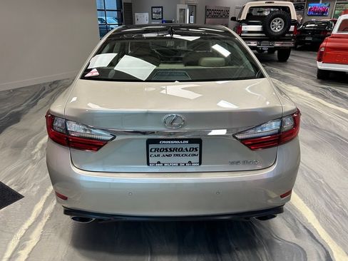 Used 2016 Lexus ES 350 w/ Luxury Package w/Wood Trim FWD image 34