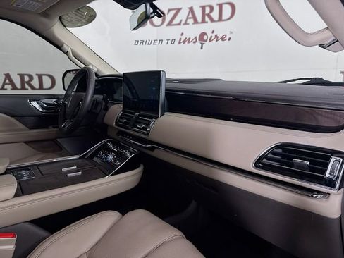 Certified 2024 Lincoln Navigator L Reserve image 36