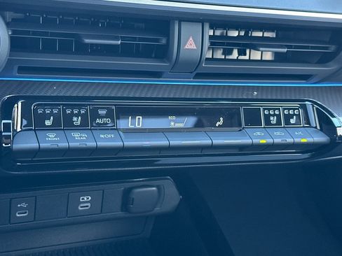 New 2026 Toyota Prius Limited image 23