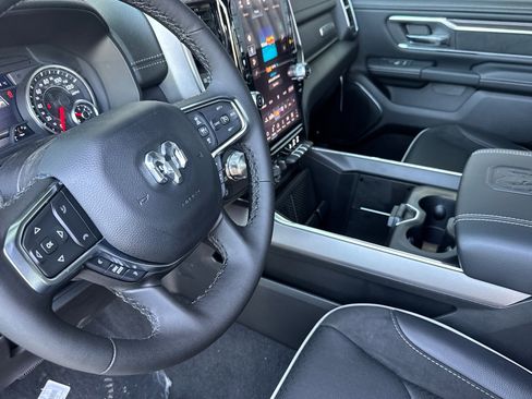 New 2026 RAM 1500 Laramie AWD/4WD image 9