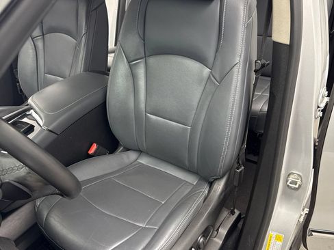 Used 2021 Buick Enclave Essence FWD image 9