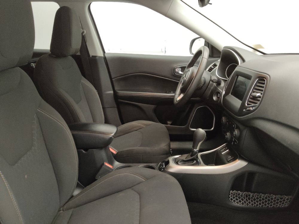 Used 2018 Jeep Compass Sport w/ Tech Group FWD image 21