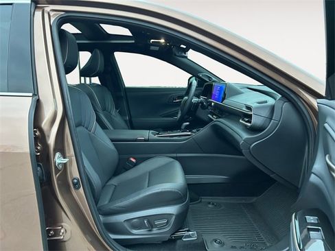 Used 2026 Toyota Crown Platinum image 15