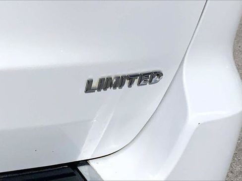 Certified 2017 Jeep Grand Cherokee Limited w/ Luxury Group II AWD/4WD image 10