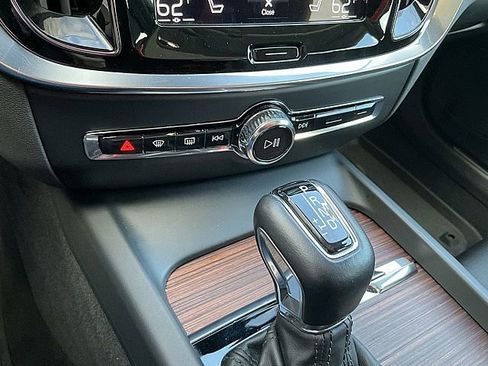 Used 2021 Volvo S60 T5 Momentum w/ Climate Package image 25