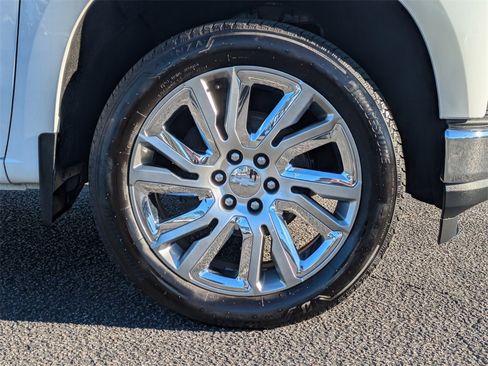 Used 2020 Chevrolet Silverado 1500 LTZ w/ LTZ Premium Package image 11