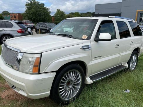 Used 2003 Cadillac Escalade LUXURY image 2