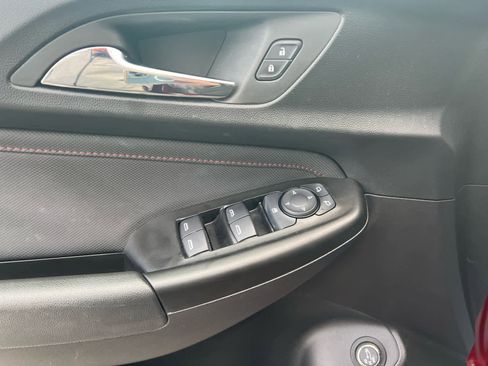 Used 2023 Chevrolet TrailBlazer RS w/ Sun and Liftgate Package image 17