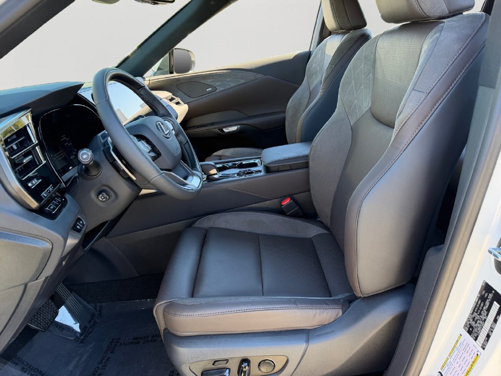 Certified 2026 Lexus RX 350 AWD w/ Convenience Package image 16