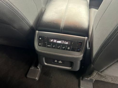 Used 2025 Nissan Pathfinder SV AWD/4WD image 24