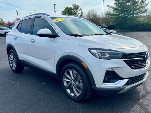 Used 2023 Buick Encore GX Essence w/ Experience Buick Package FWD image 9