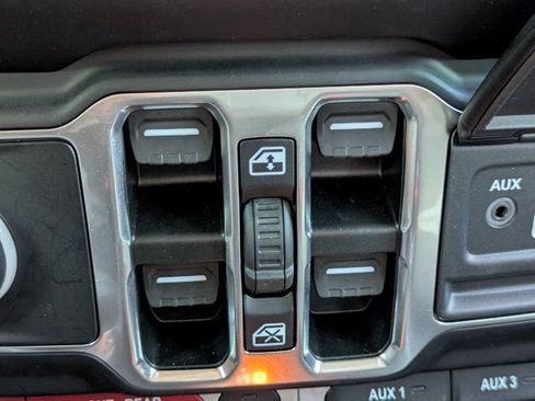Used 2022 Jeep Wrangler Unlimited Rubicon w/ Steel Bumper Group AWD/4WD image 23