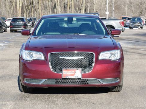 Used 2017 Chrysler 300 Limited image 2