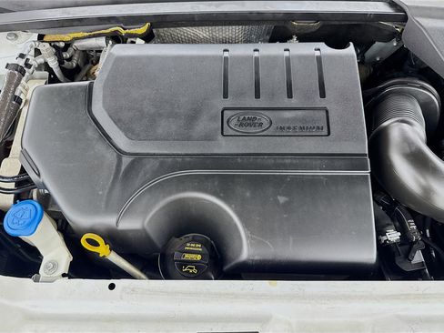 Used 2019 Land Rover Discovery Sport SE AWD/4WD image 38